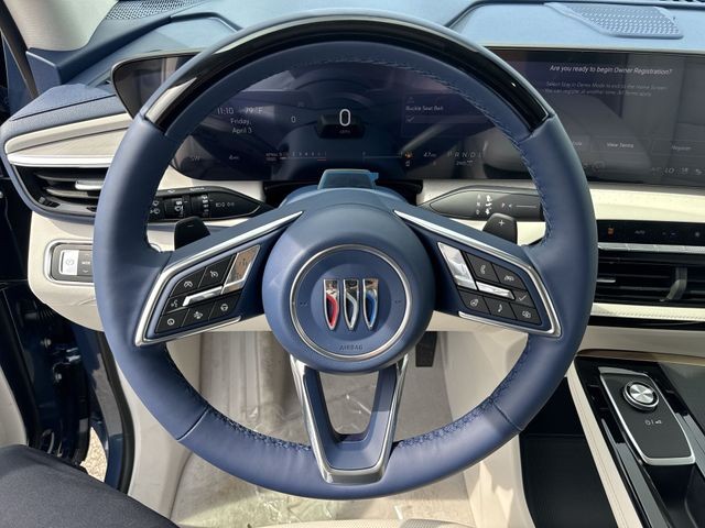 Buick Enclave Vehicle Full-screen Gallery Image 14