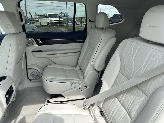 Buick Enclave Vehicle Full-screen Gallery Image 23