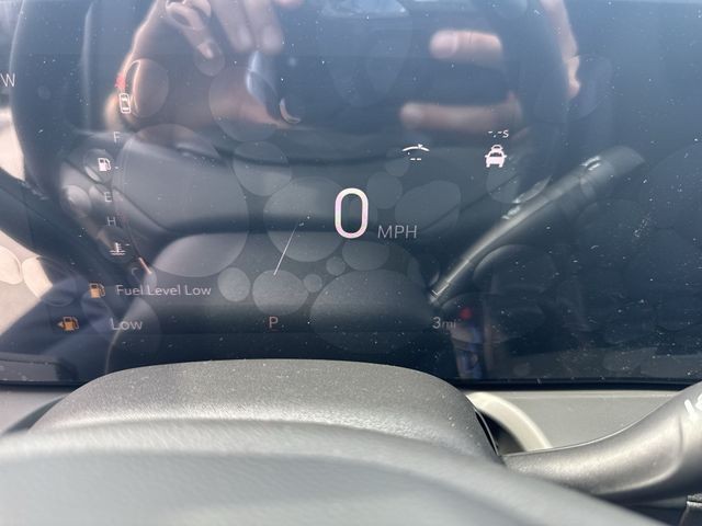 Buick Encore GX Vehicle Full-screen Gallery Image 15