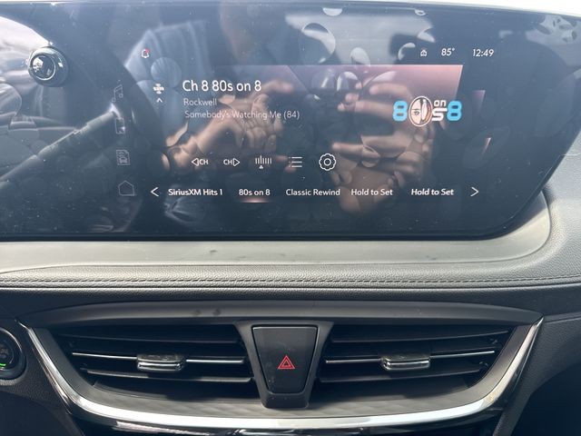 Buick Encore GX Vehicle Full-screen Gallery Image 16