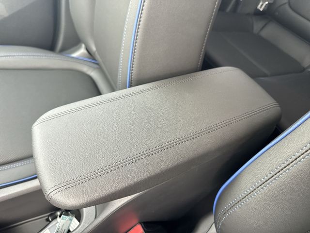 Buick Encore GX Vehicle Full-screen Gallery Image 19