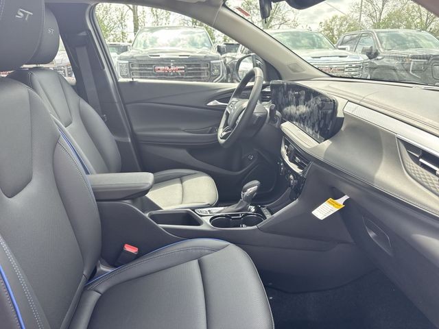 Buick Encore GX Vehicle Full-screen Gallery Image 23