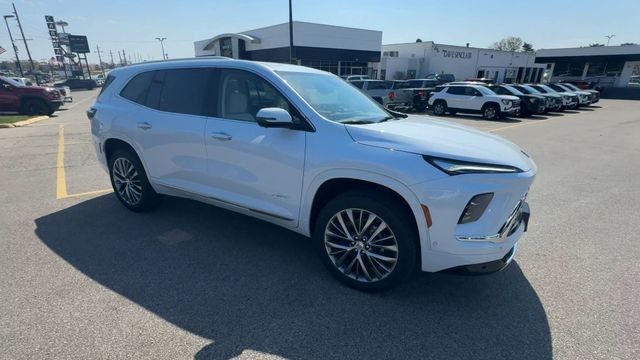 Buick Enclave Vehicle Full-screen Gallery Image 02