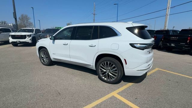 Buick Enclave Vehicle Full-screen Gallery Image 06