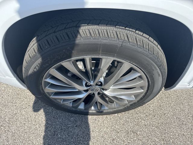 Buick Enclave Vehicle Full-screen Gallery Image 10