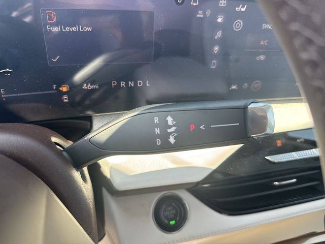 Buick Enclave Vehicle Full-screen Gallery Image 20