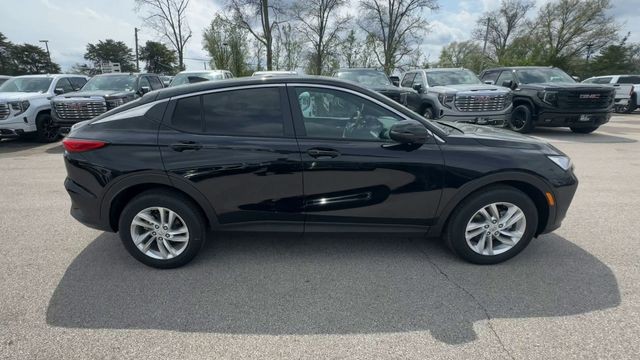 Buick Envista Vehicle Full-screen Gallery Image 09