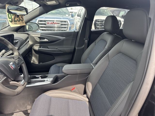 Buick Envista Vehicle Full-screen Gallery Image 11