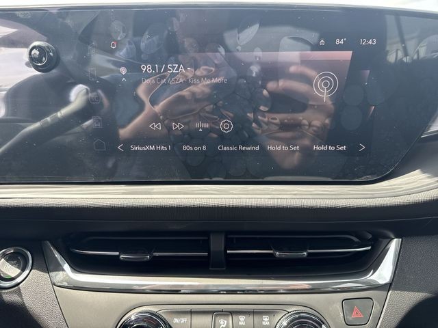 Buick Envista Vehicle Full-screen Gallery Image 16