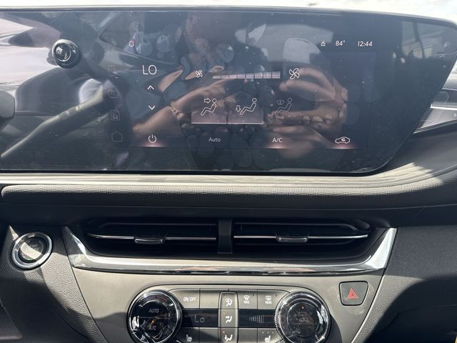 Buick Envista Vehicle Full-screen Gallery Image 18