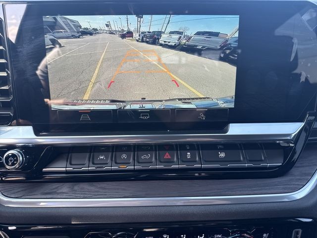 GMC Sierra 1500 Vehicle Full-screen Gallery Image 17