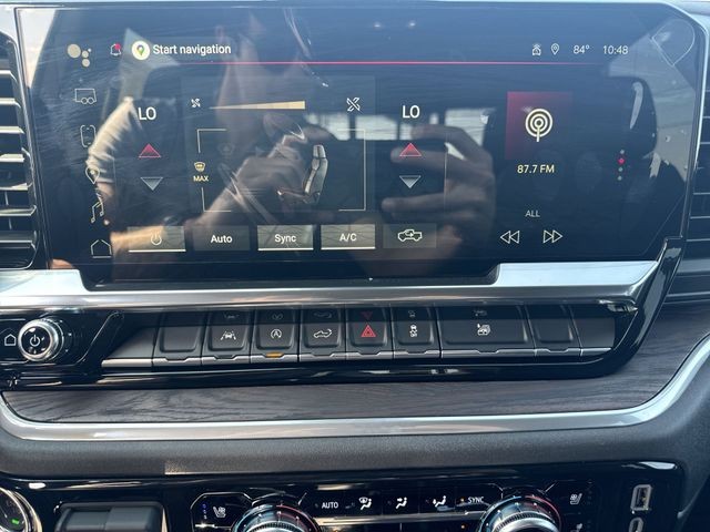 GMC Sierra 1500 Vehicle Full-screen Gallery Image 19