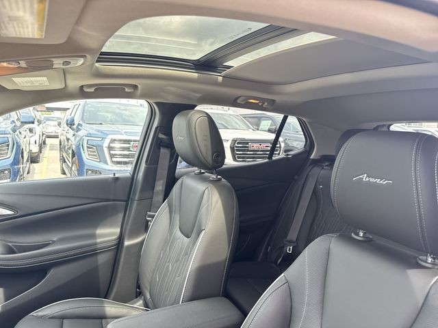 Buick Encore GX Vehicle Full-screen Gallery Image 21