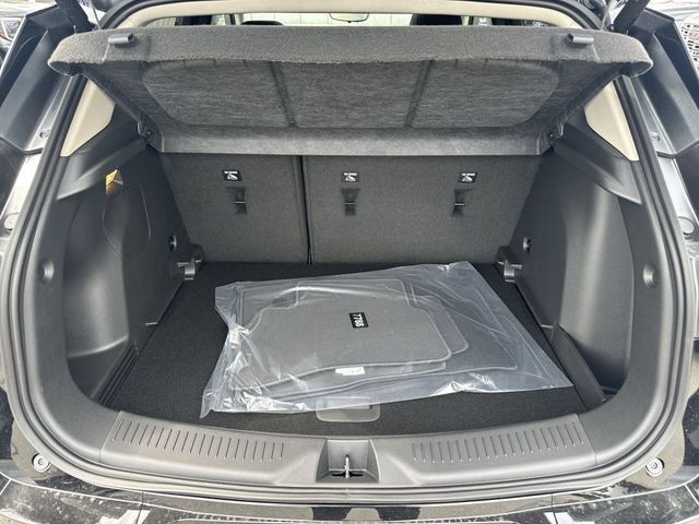 Buick Encore GX Vehicle Full-screen Gallery Image 24