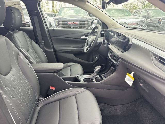 Buick Encore GX Vehicle Full-screen Gallery Image 25