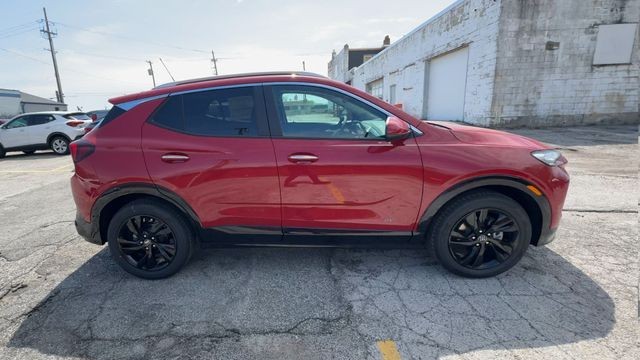 Buick Encore GX Vehicle Full-screen Gallery Image 09