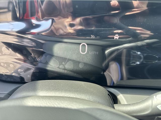 Buick Encore GX Vehicle Full-screen Gallery Image 15