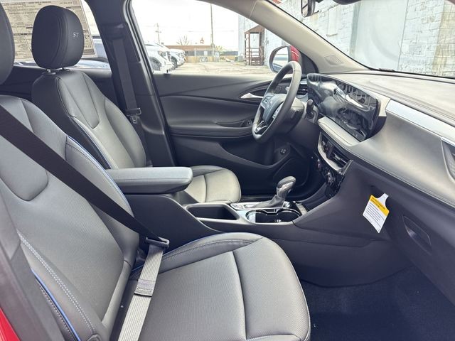 Buick Encore GX Vehicle Full-screen Gallery Image 23