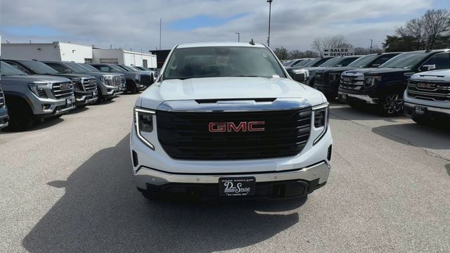 GMC Sierra 1500 Vehicle Full-screen Gallery Image 03