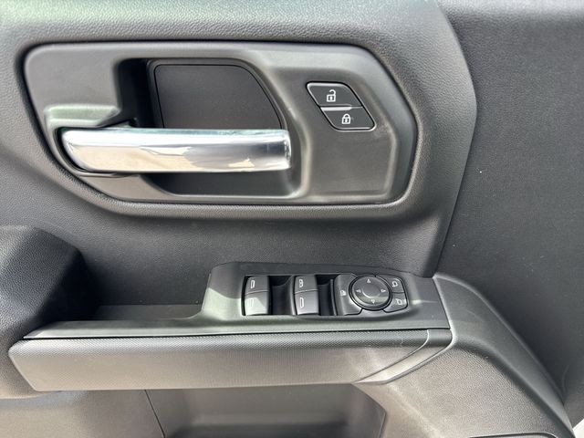 GMC Sierra 1500 Vehicle Full-screen Gallery Image 13