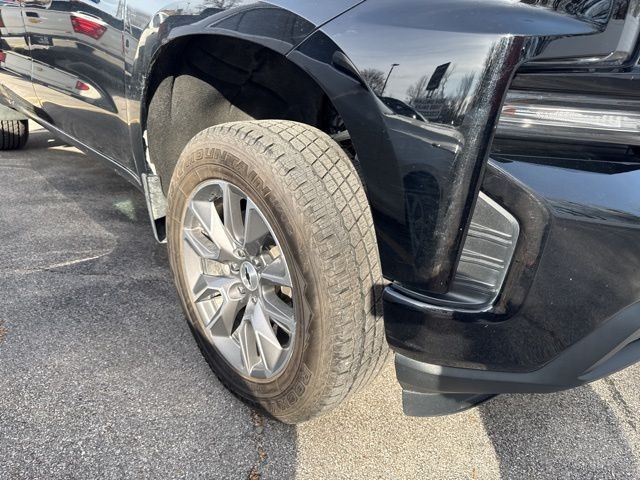 Chevrolet Silverado 1500 Vehicle Full-screen Gallery Image 03