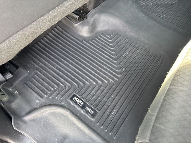 Chevrolet Silverado 1500 Vehicle Full-screen Gallery Image 14