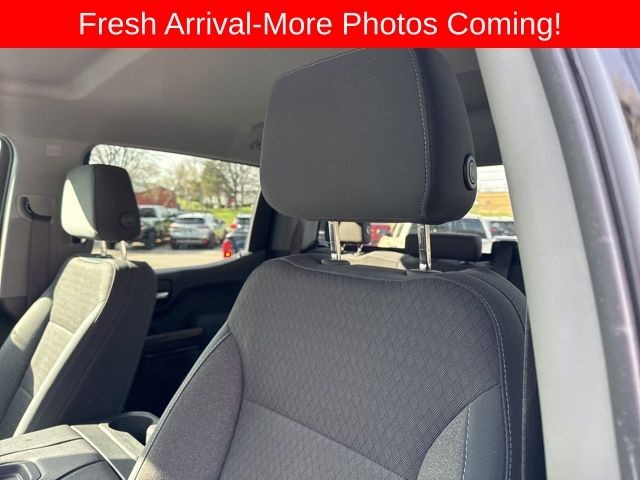 Chevrolet Silverado 1500 Vehicle Full-screen Gallery Image 19