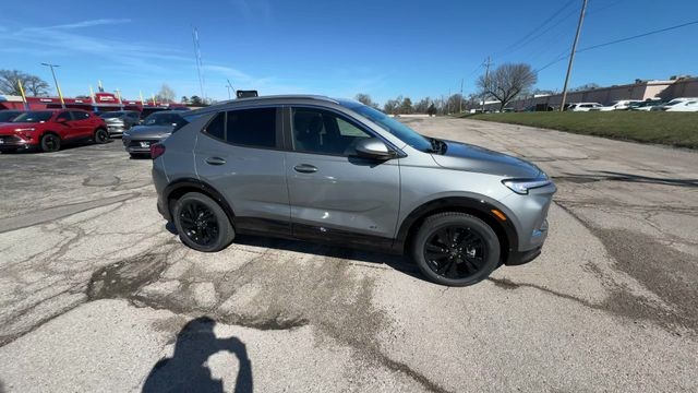 Buick Encore GX Vehicle Full-screen Gallery Image 09