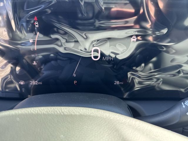 Buick Encore GX Vehicle Full-screen Gallery Image 15