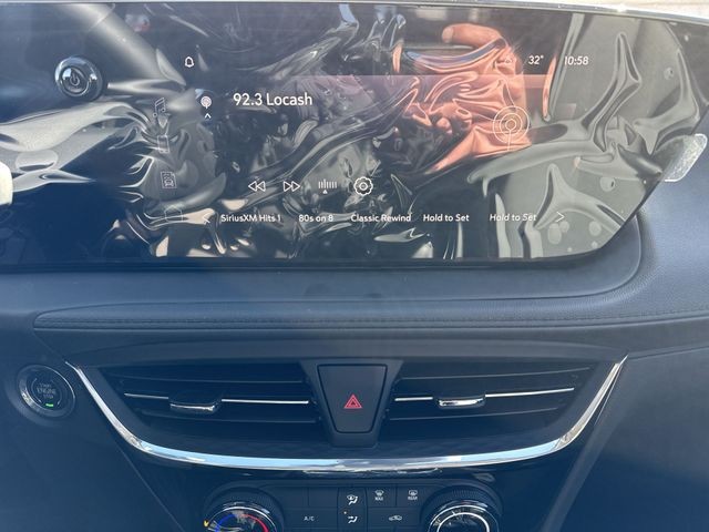 Buick Encore GX Vehicle Full-screen Gallery Image 16