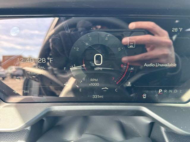 GMC Acadia Vehicle Full-screen Gallery Image 15