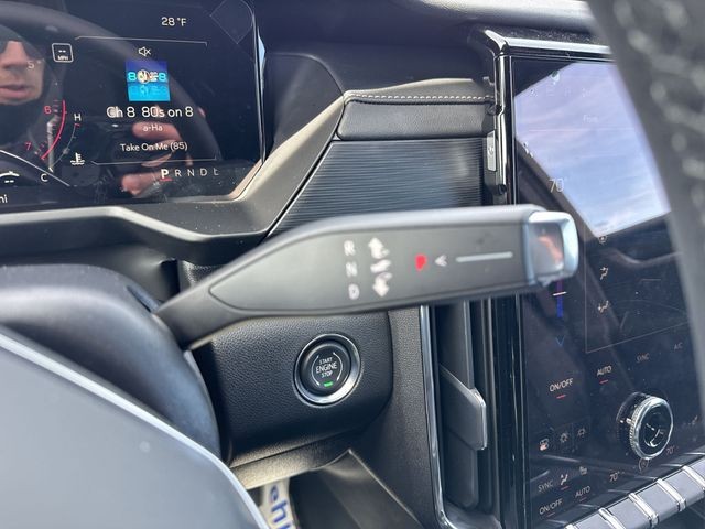 GMC Acadia Vehicle Full-screen Gallery Image 20