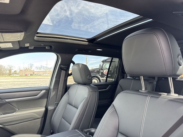 GMC Acadia Vehicle Full-screen Gallery Image 22