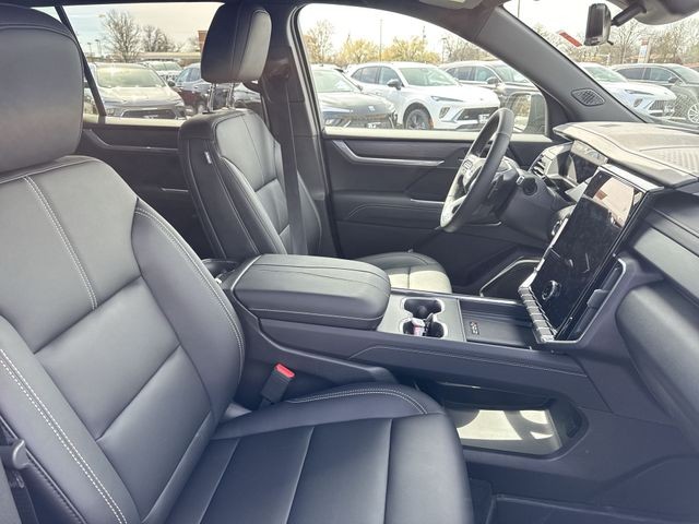 GMC Acadia Vehicle Full-screen Gallery Image 26