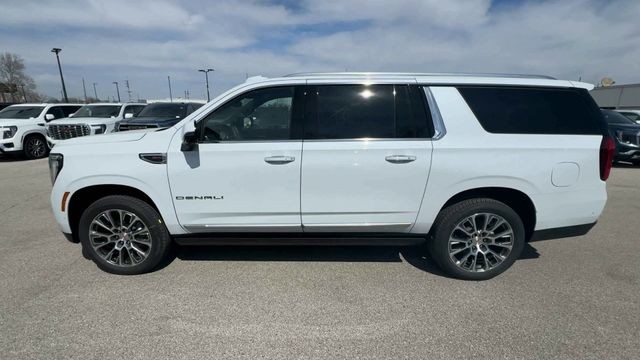 GMC Yukon XL Vehicle Full-screen Gallery Image 05