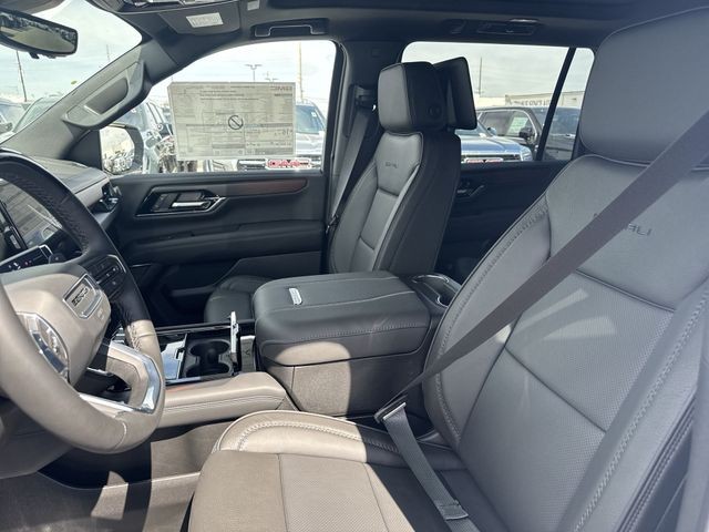 GMC Yukon XL Vehicle Full-screen Gallery Image 11