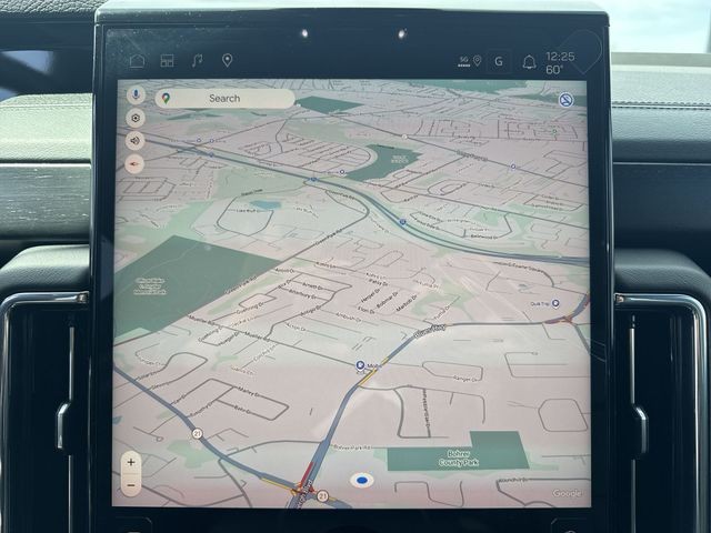 GMC Yukon XL Vehicle Full-screen Gallery Image 18