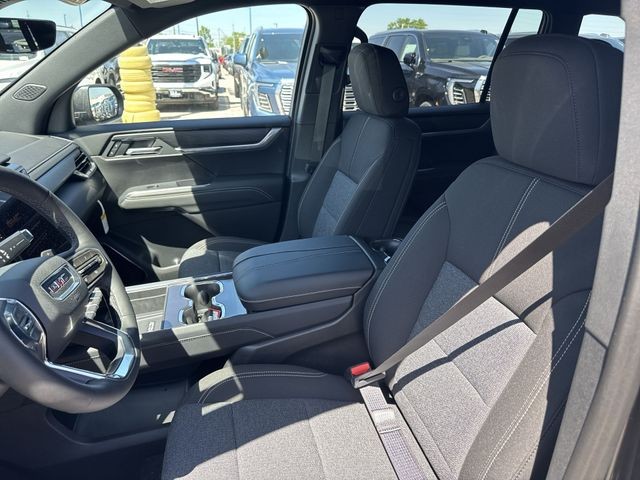 GMC Acadia Vehicle Full-screen Gallery Image 11