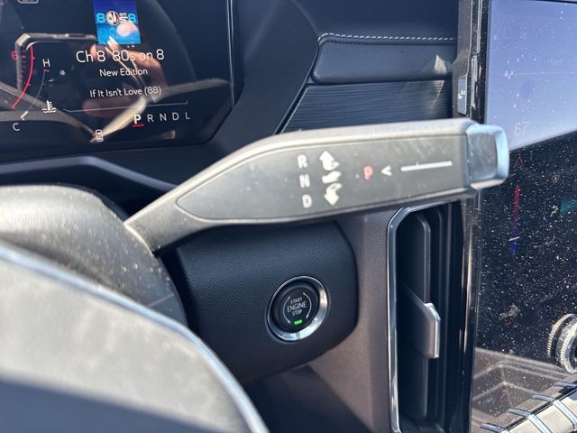 GMC Acadia Vehicle Full-screen Gallery Image 20