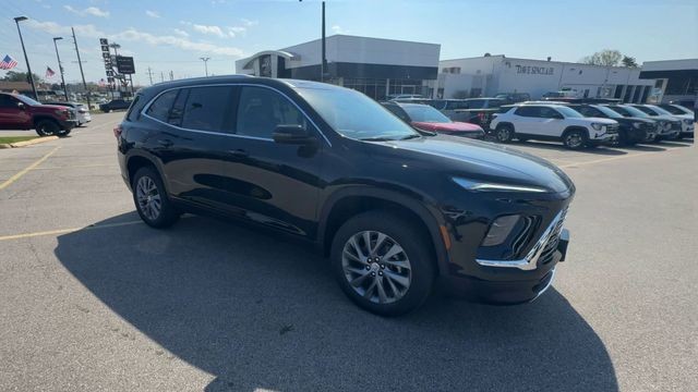 Buick Enclave Vehicle Full-screen Gallery Image 02