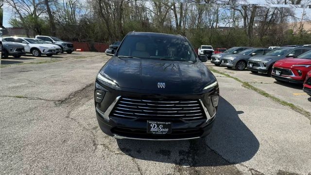 Buick Enclave Vehicle Full-screen Gallery Image 03