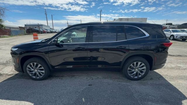 Buick Enclave Vehicle Full-screen Gallery Image 05