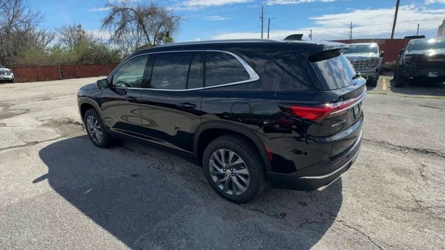 Buick Enclave Vehicle Full-screen Gallery Image 06