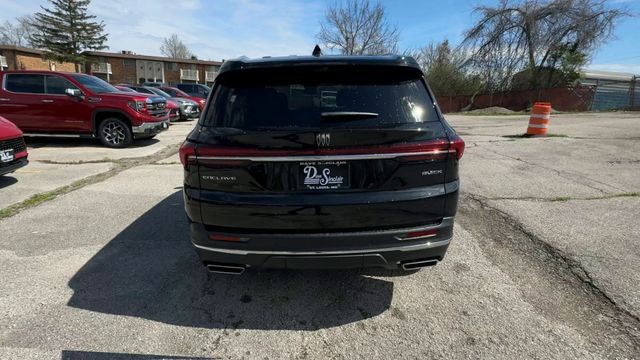 Buick Enclave Vehicle Full-screen Gallery Image 07