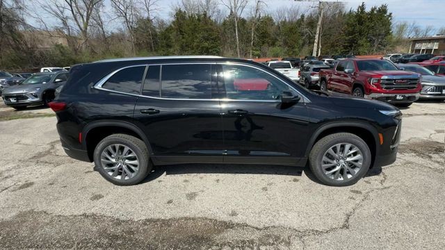 Buick Enclave Vehicle Full-screen Gallery Image 09