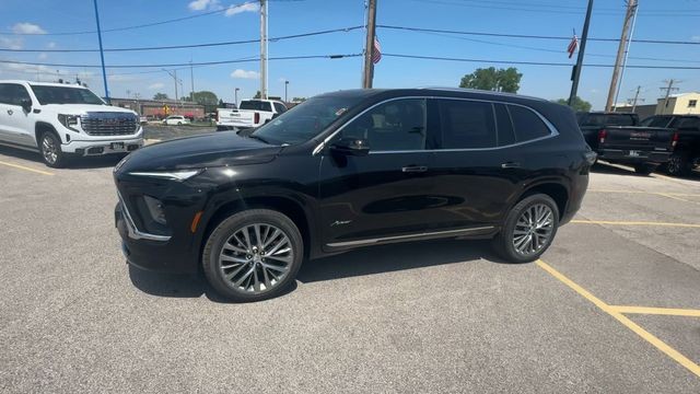 Buick Enclave Vehicle Full-screen Gallery Image 04