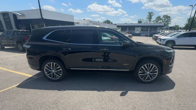 Buick Enclave Vehicle Full-screen Gallery Image 09