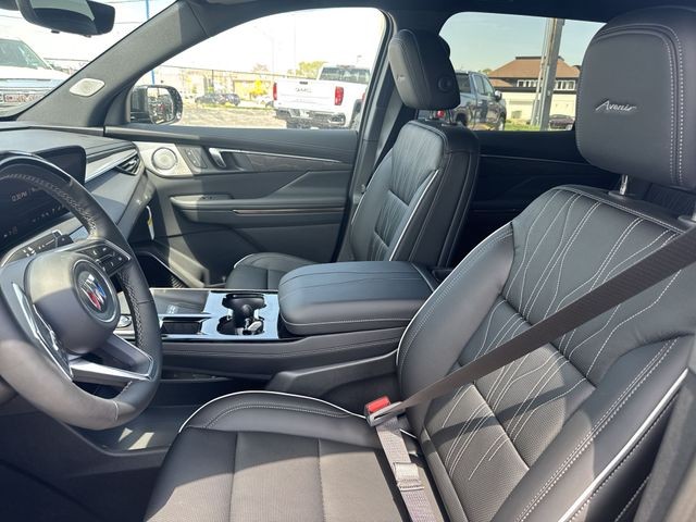 Buick Enclave Vehicle Full-screen Gallery Image 11