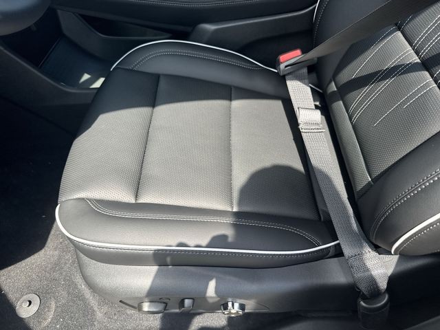 Buick Enclave Vehicle Full-screen Gallery Image 12