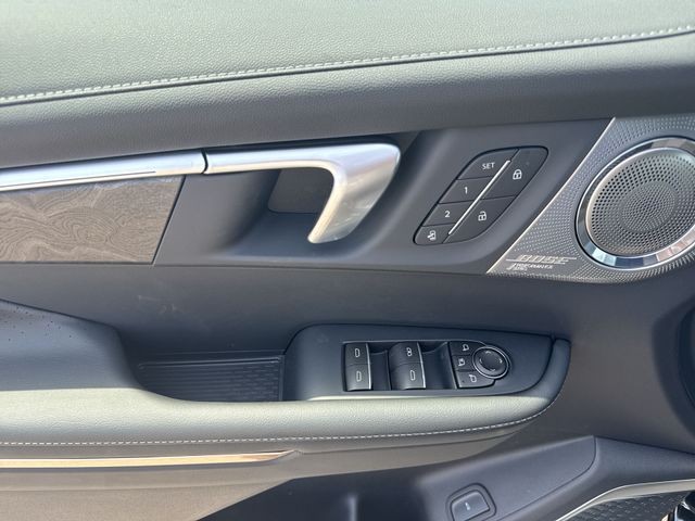 Buick Enclave Vehicle Full-screen Gallery Image 13